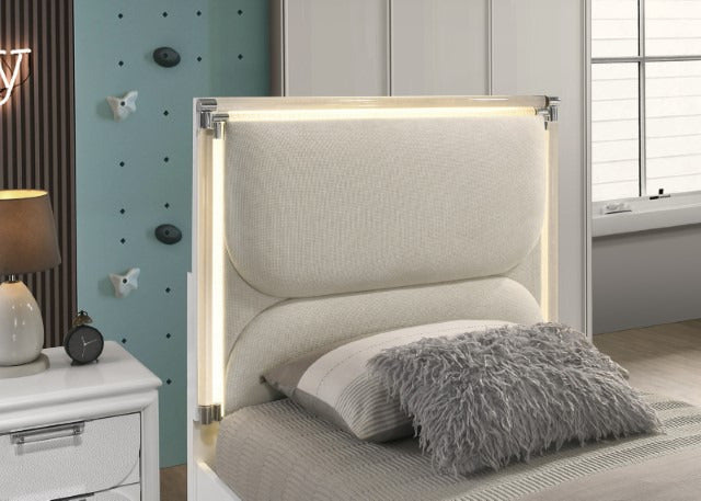 Lareina 4 Pc Full Bedroom Set - view 5