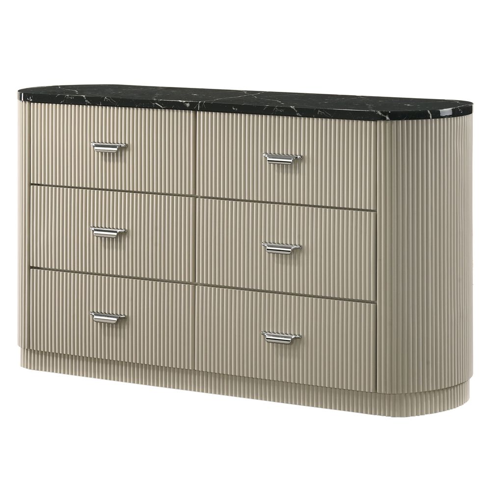 Travonte Dresser