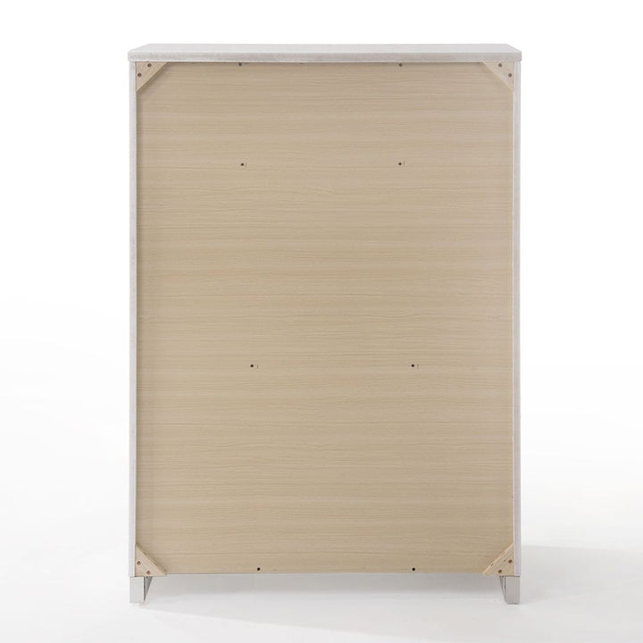 Naima II Chest