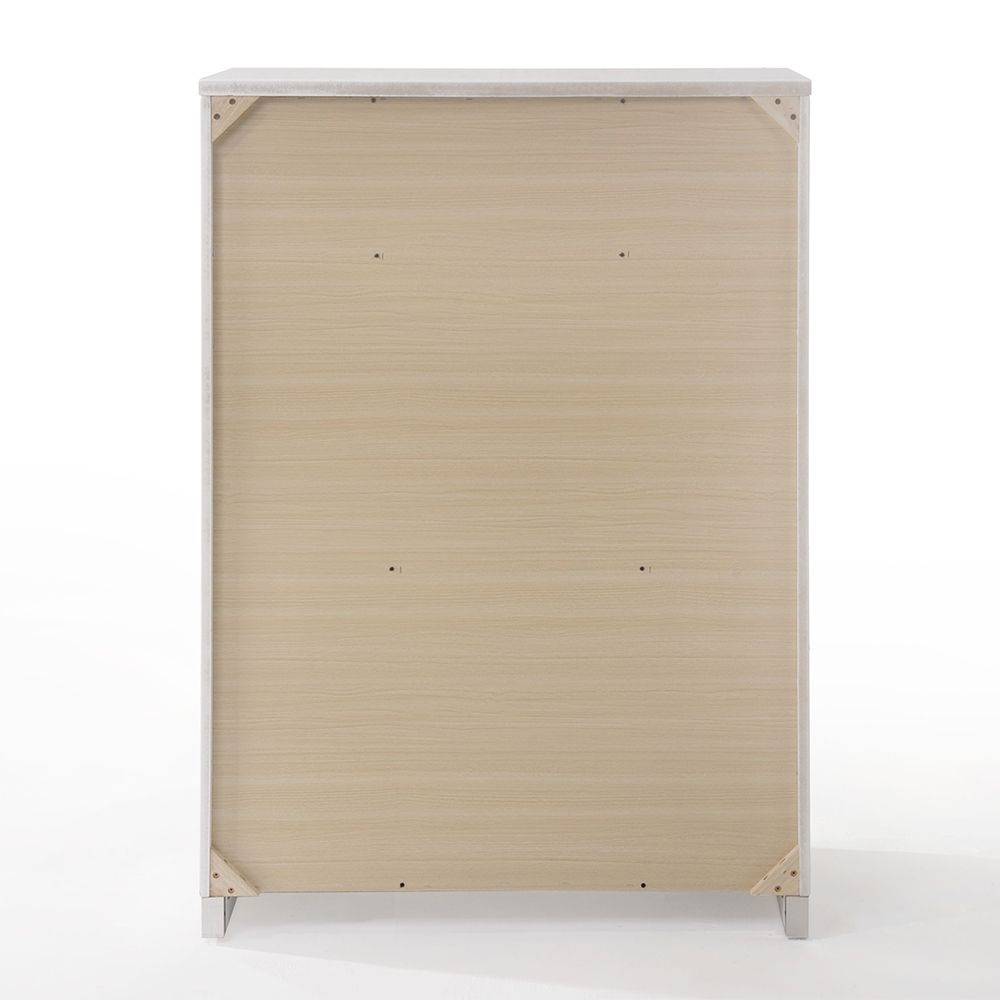 Naima II Chest
