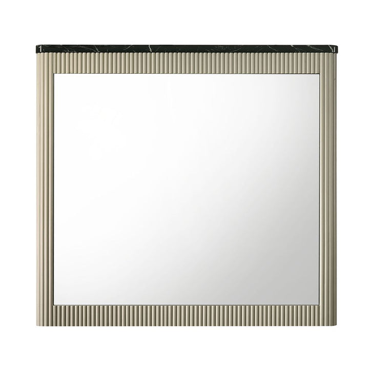 Travonte Mirror