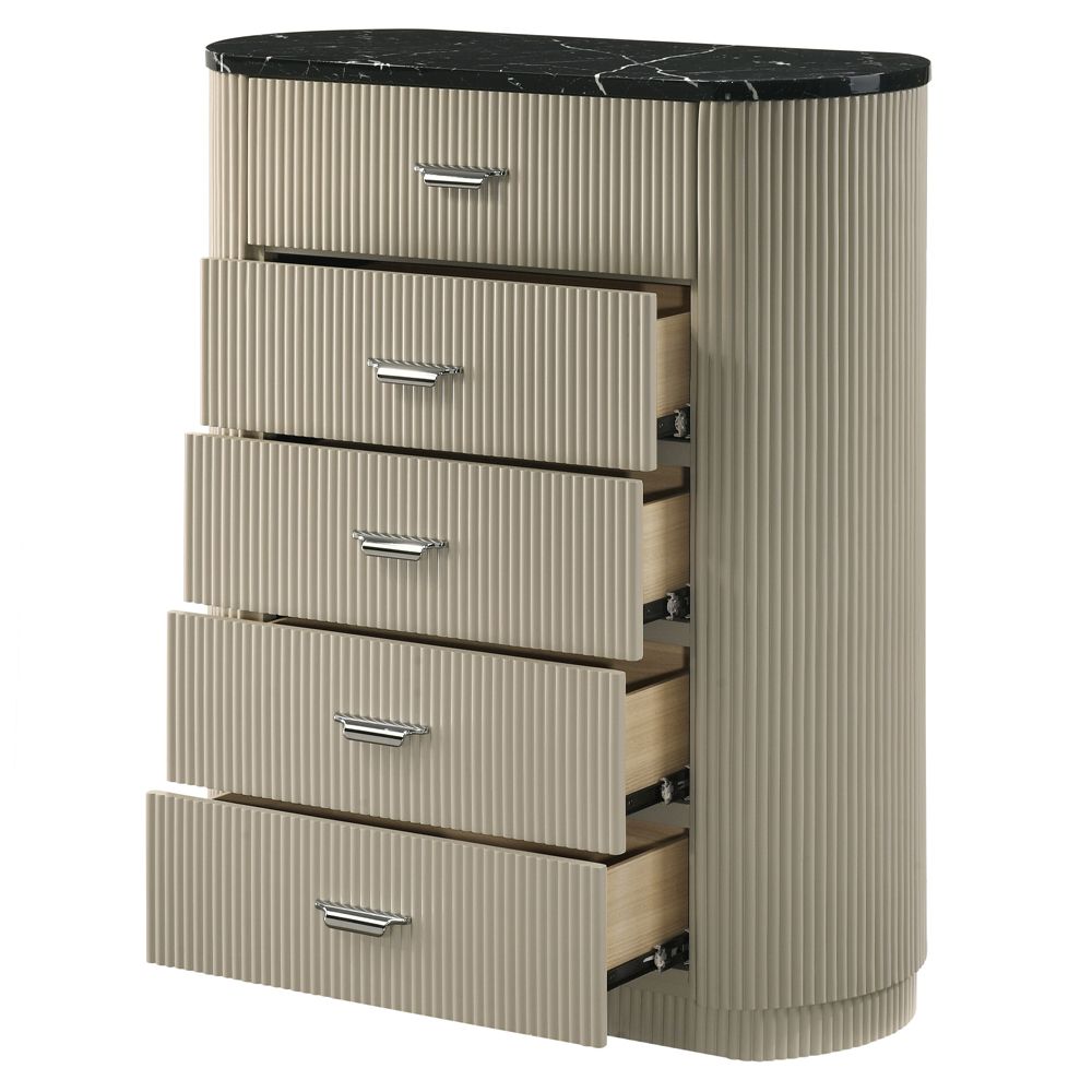 Travonte Chest