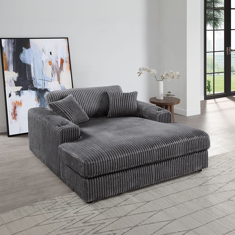 Hilde Chaise with 2 Pillows