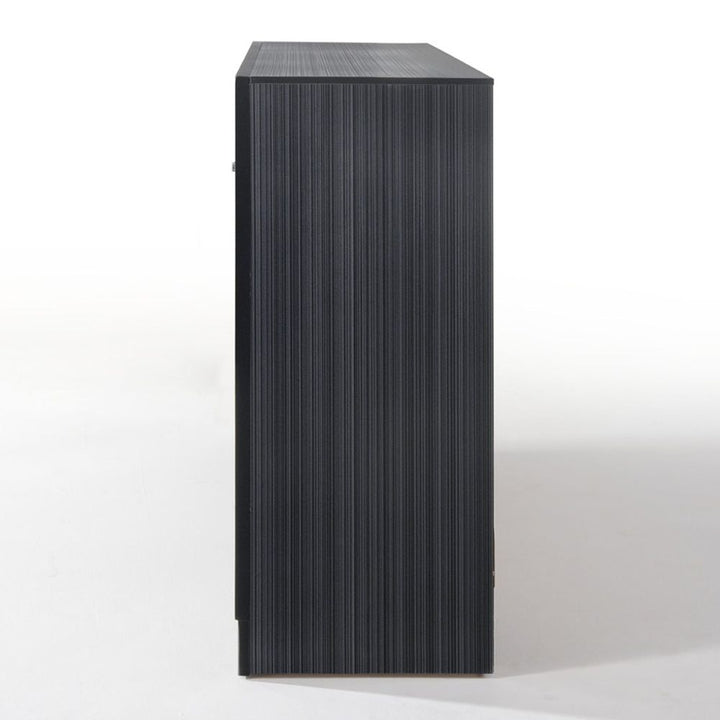 Naima Dresser