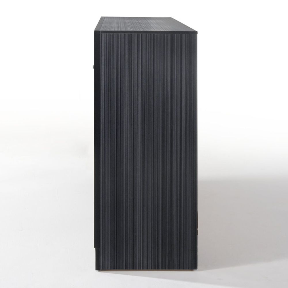 Naima Dresser