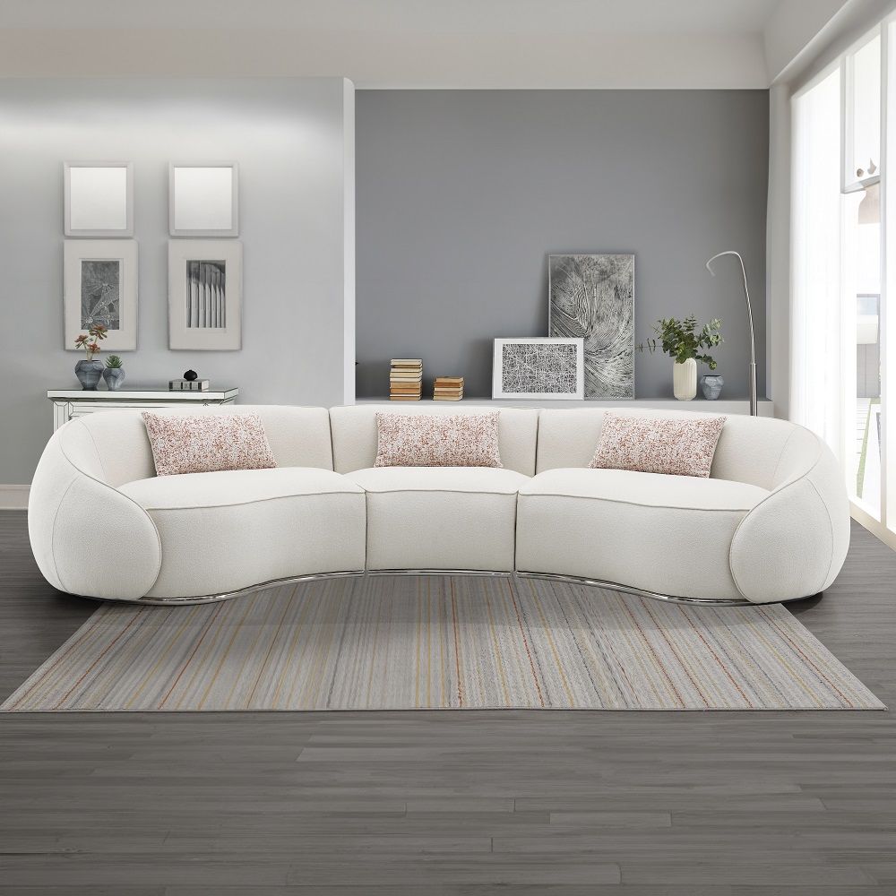 Sahara Sectional Sofa with 3 Pillows