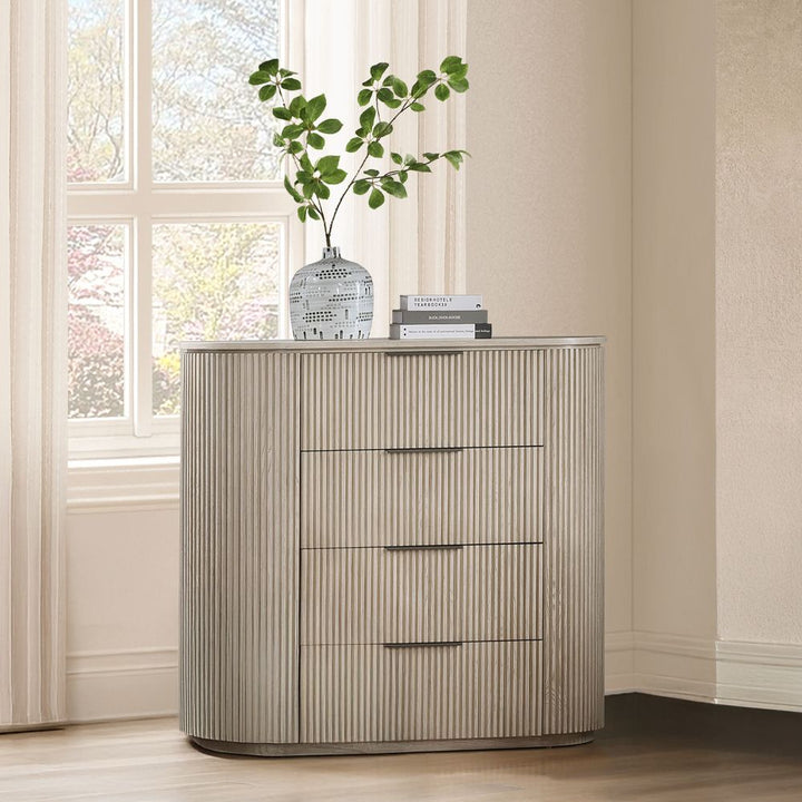 Leanna Chest