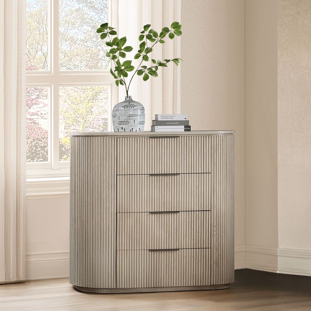 Leanna Chest
