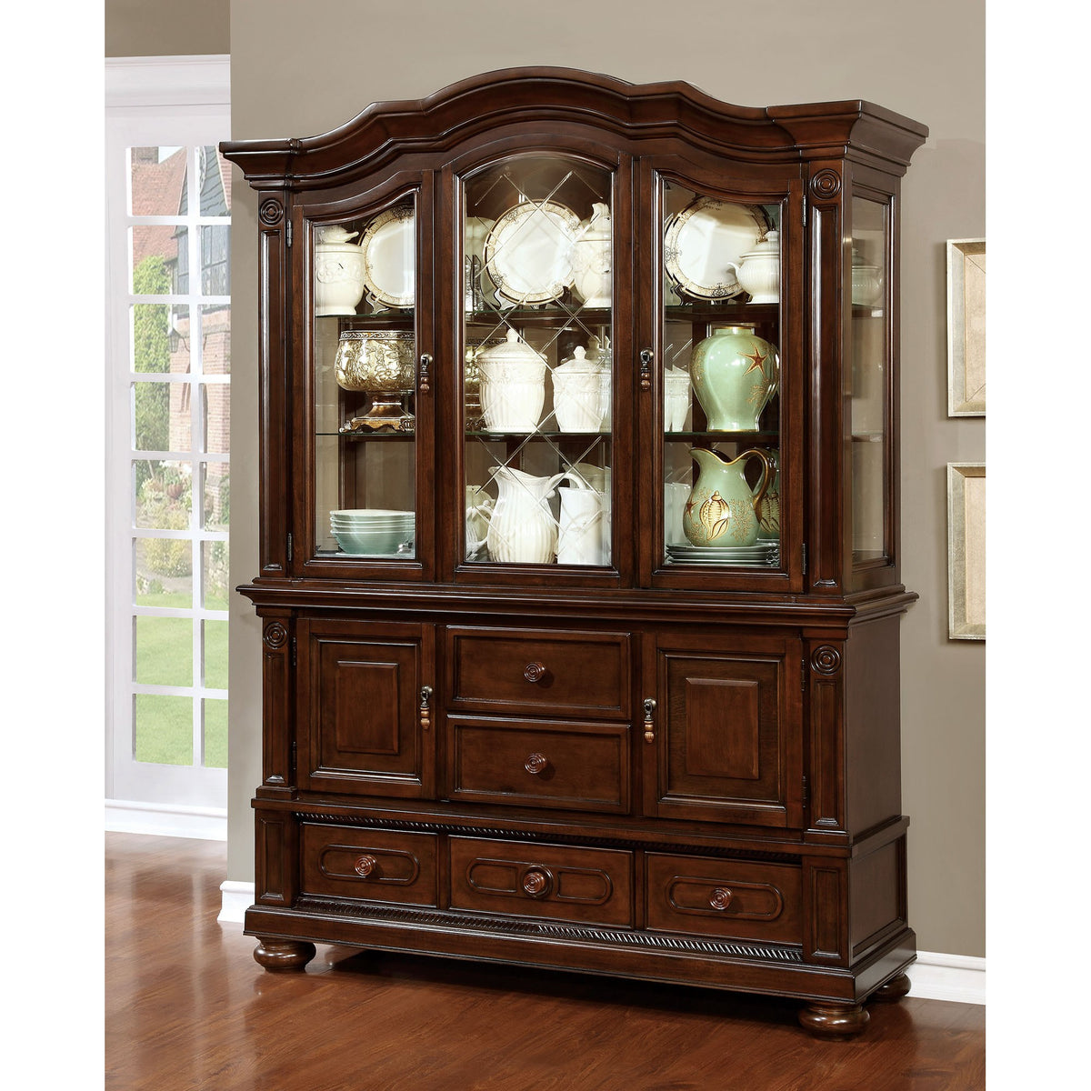 Alpena Hutch & Buffet - view 2
