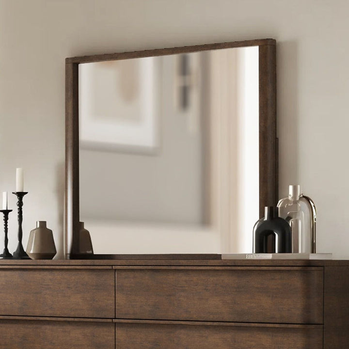 Zoey Mirror
