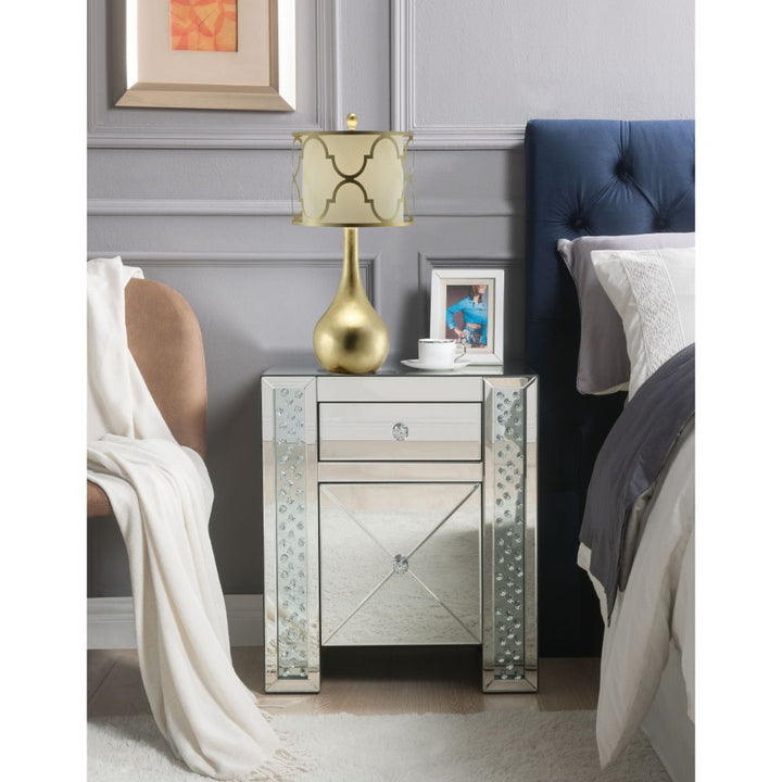 Nysa Accent Table – view 2