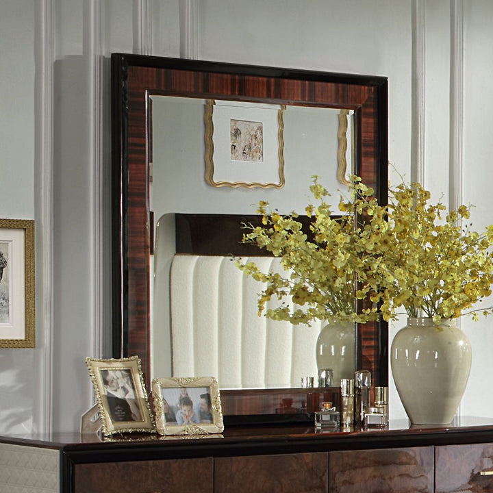 Jamonica Mirror