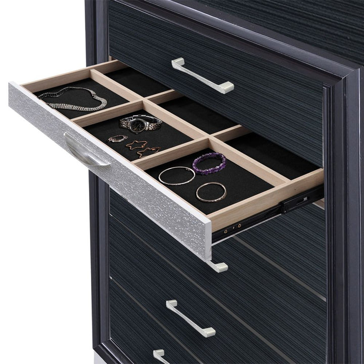 Naima Chest
