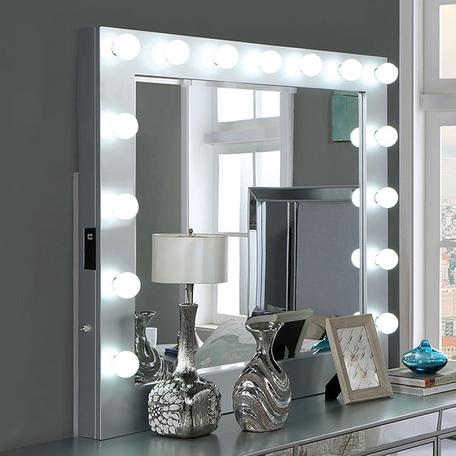 Belladonna Mirror