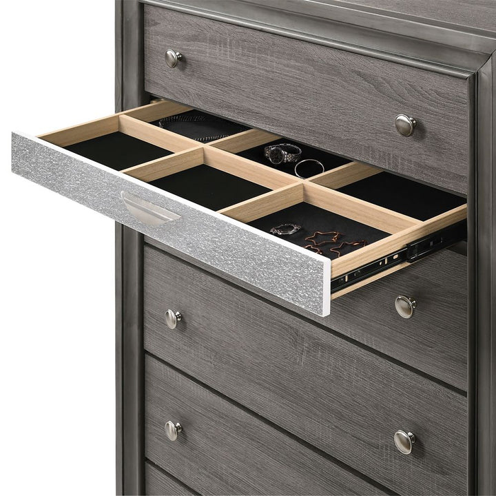 Naima Chest