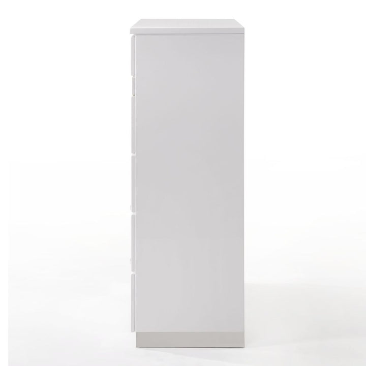 Naima II Chest