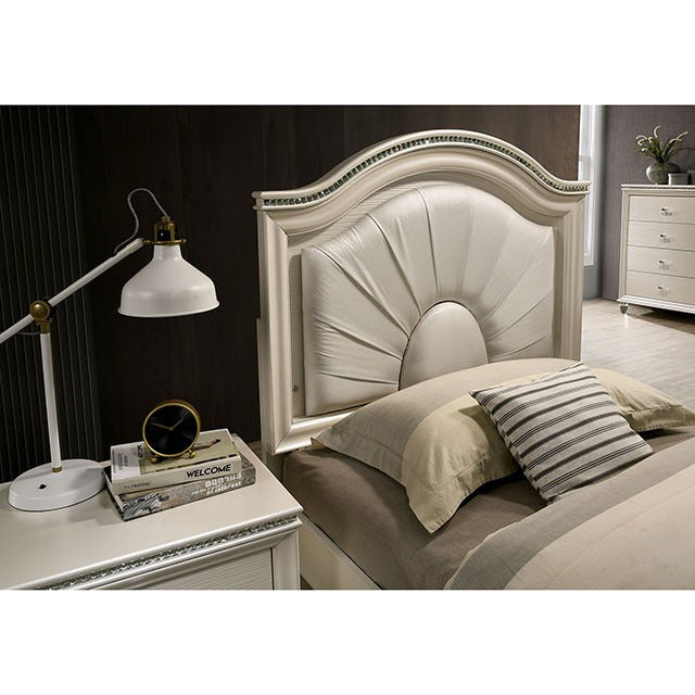 Allie 4 Pc Full Bedroom Set - view 5