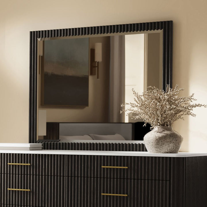 Clayten Mirror – view 3