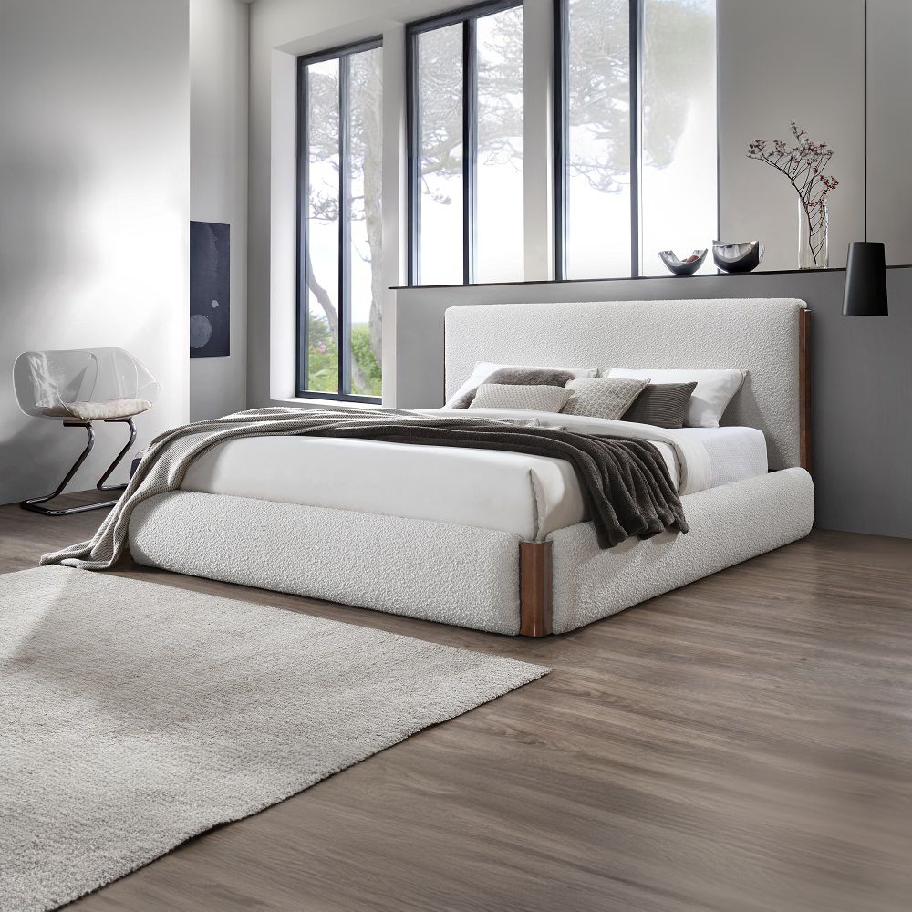 Sandro Eastern King Bed
