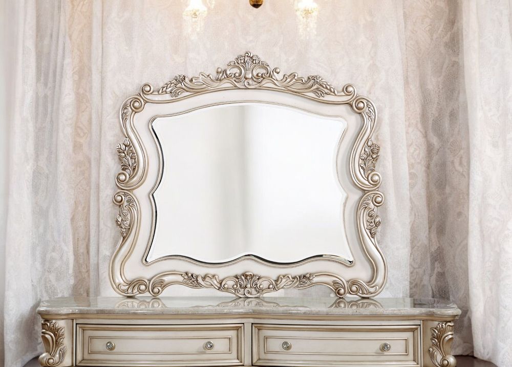 Gorsedd Mirror