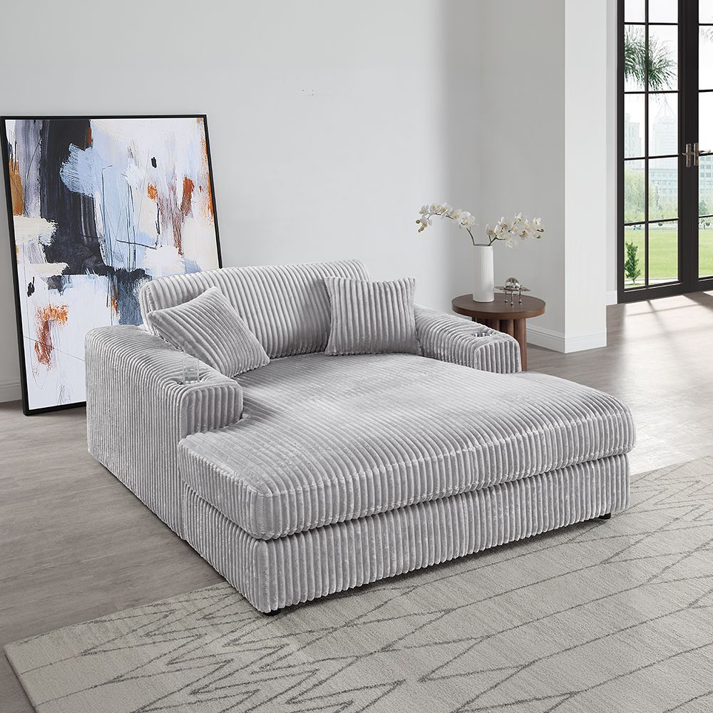 Hilde Chaise with 2 Pillows