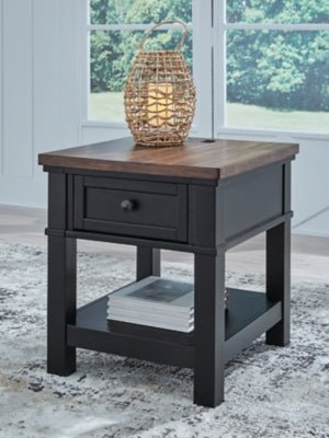 Wildenauer End Table - Black End Table modern furniture Contempo Furniture