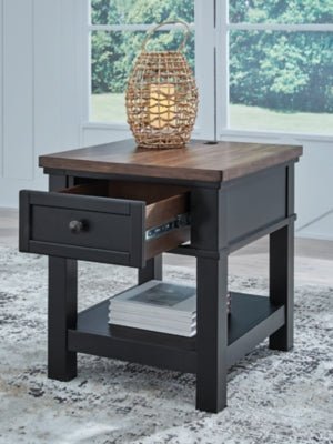 Wildenauer End Table - Black End Table modern furniture Contempo Furniture