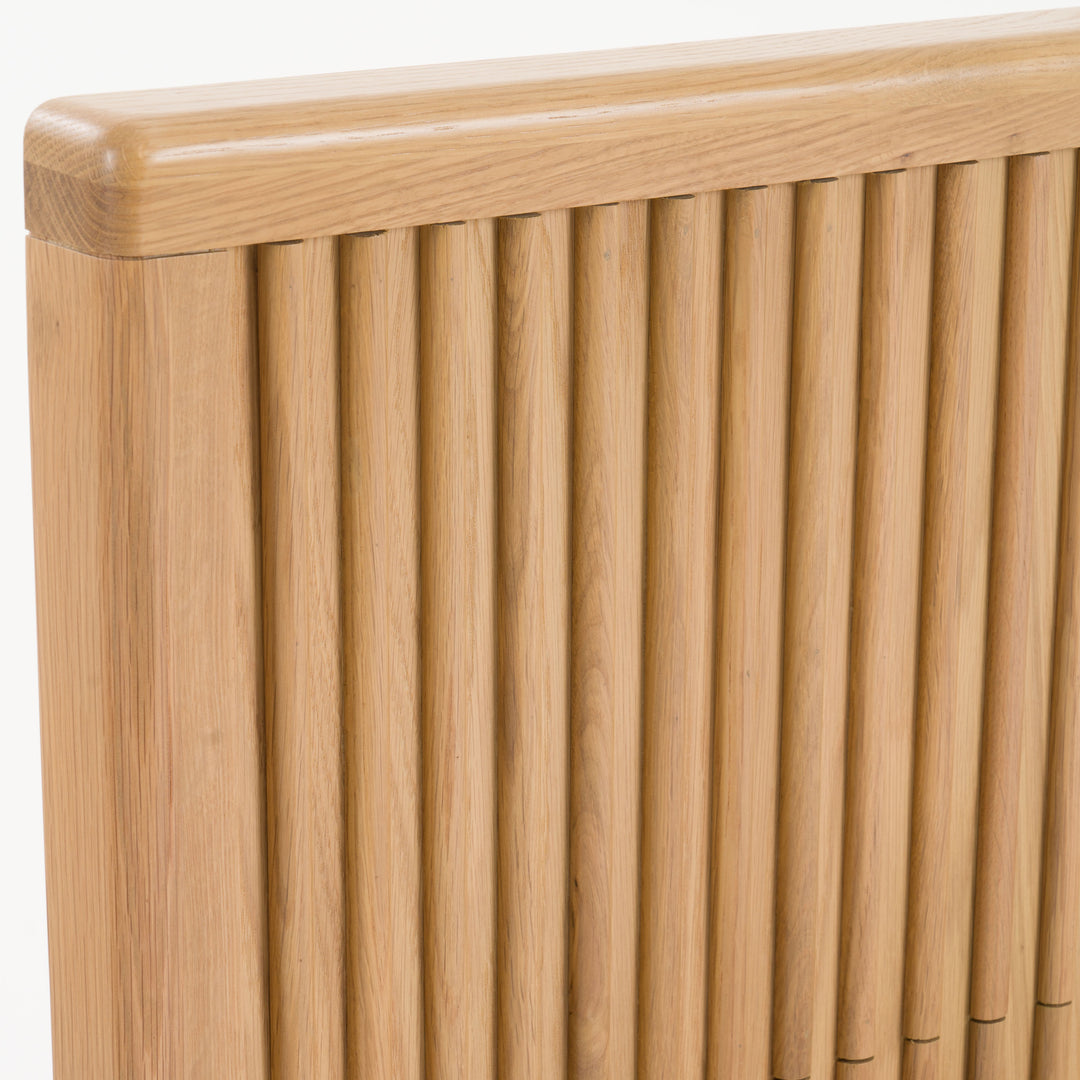 Winters  Modern Natural Oak Bed