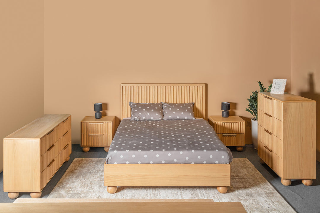 Eastern King Modrest Winters  Modern Natural Oak Bedroom Set