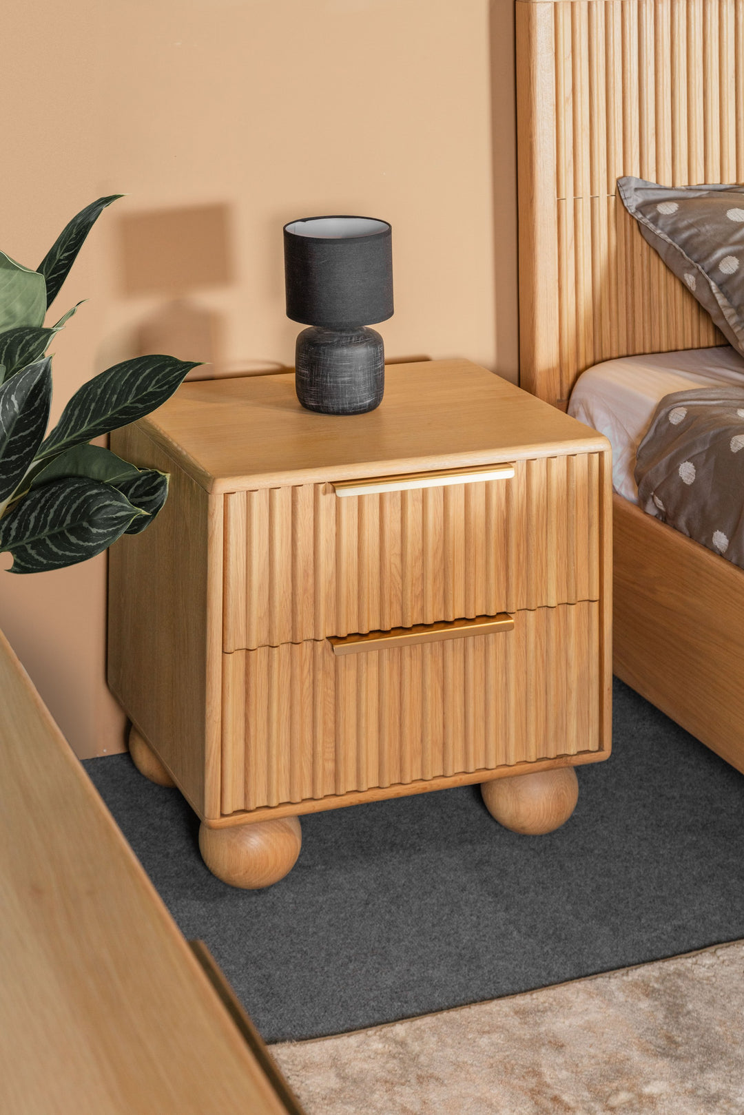 Queen Winters - Modern Natural Oak Bedroom Set