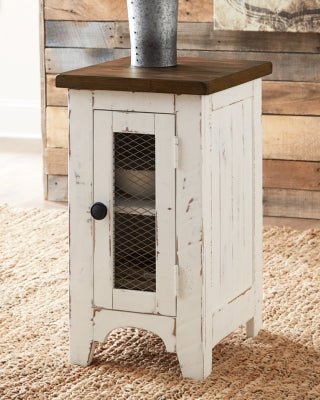 Wystfield Chairside End Table - Light Brown Chair Side Table modern furniture Contempo Furniture