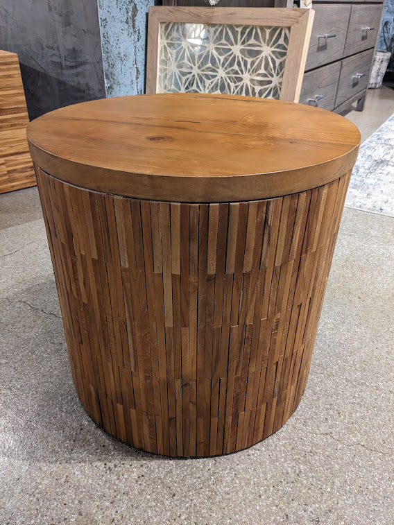 one-wood-tile-round-end-table-in-solid-teak