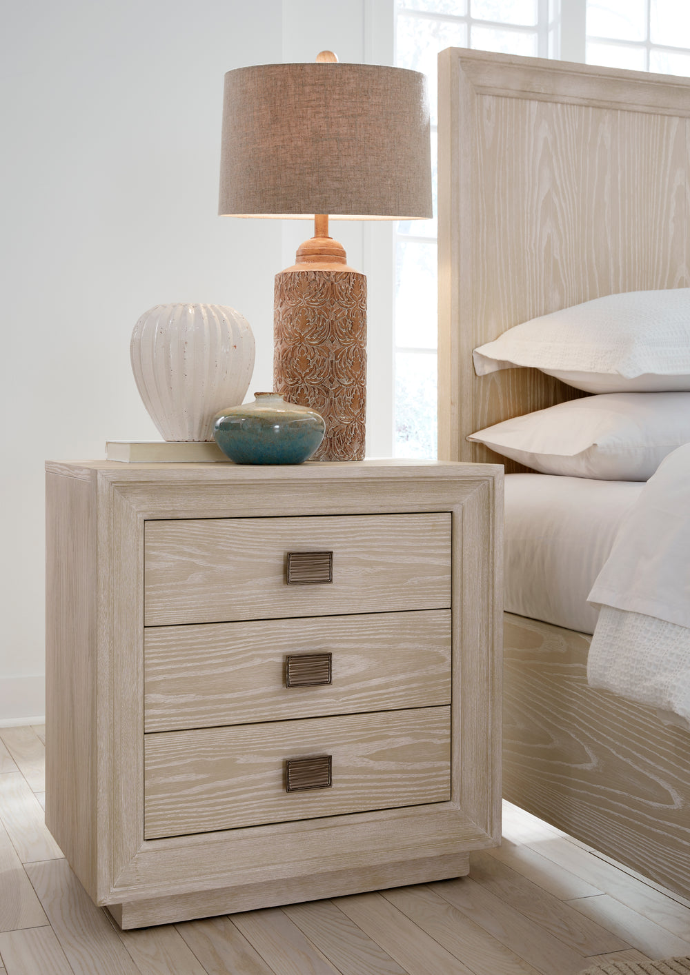 Modus Furniture Msnf81 Maxime Three Drawer Usb Charging Nightstand In Ash