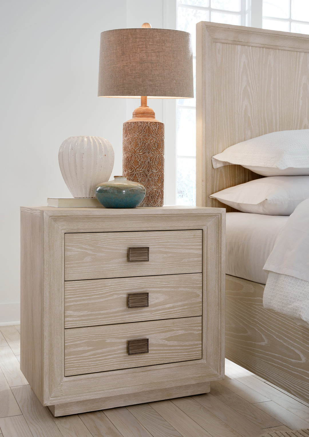 Modus Furniture Msnf81 Maxime Three Drawer Usb Charging Nightstand In Ash